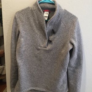 North Face Womens pull over fleece